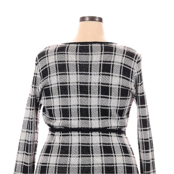 Torrid Plaid Bodycon Sweater Dress NWT 2X V-Neck L/S Stretch Knit Black Gray - Picture 4 of 8